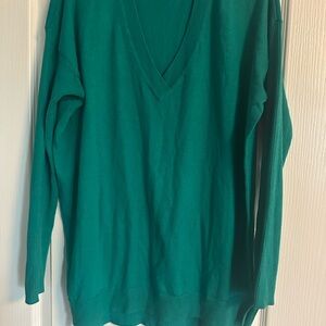 Vince Camuto Green V-Neck Sweater
